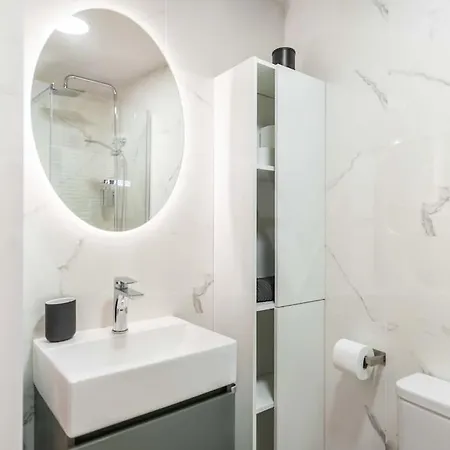 Hidden Gem In The Heart Of By Rems Apartment